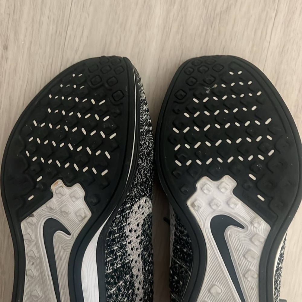 Nike Flyknit Racer - Picture 9 of 11